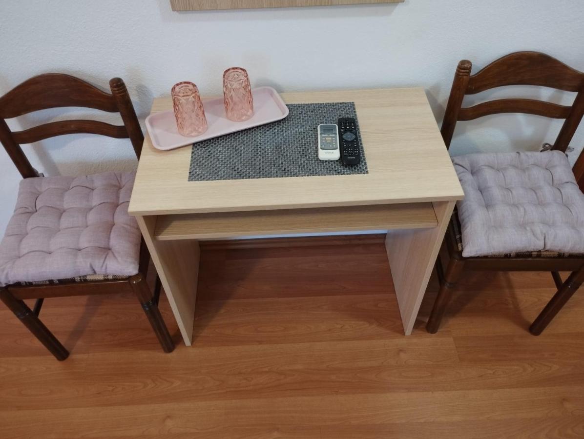 Soba Ivanka Niksic Karlobag Kültér fotó